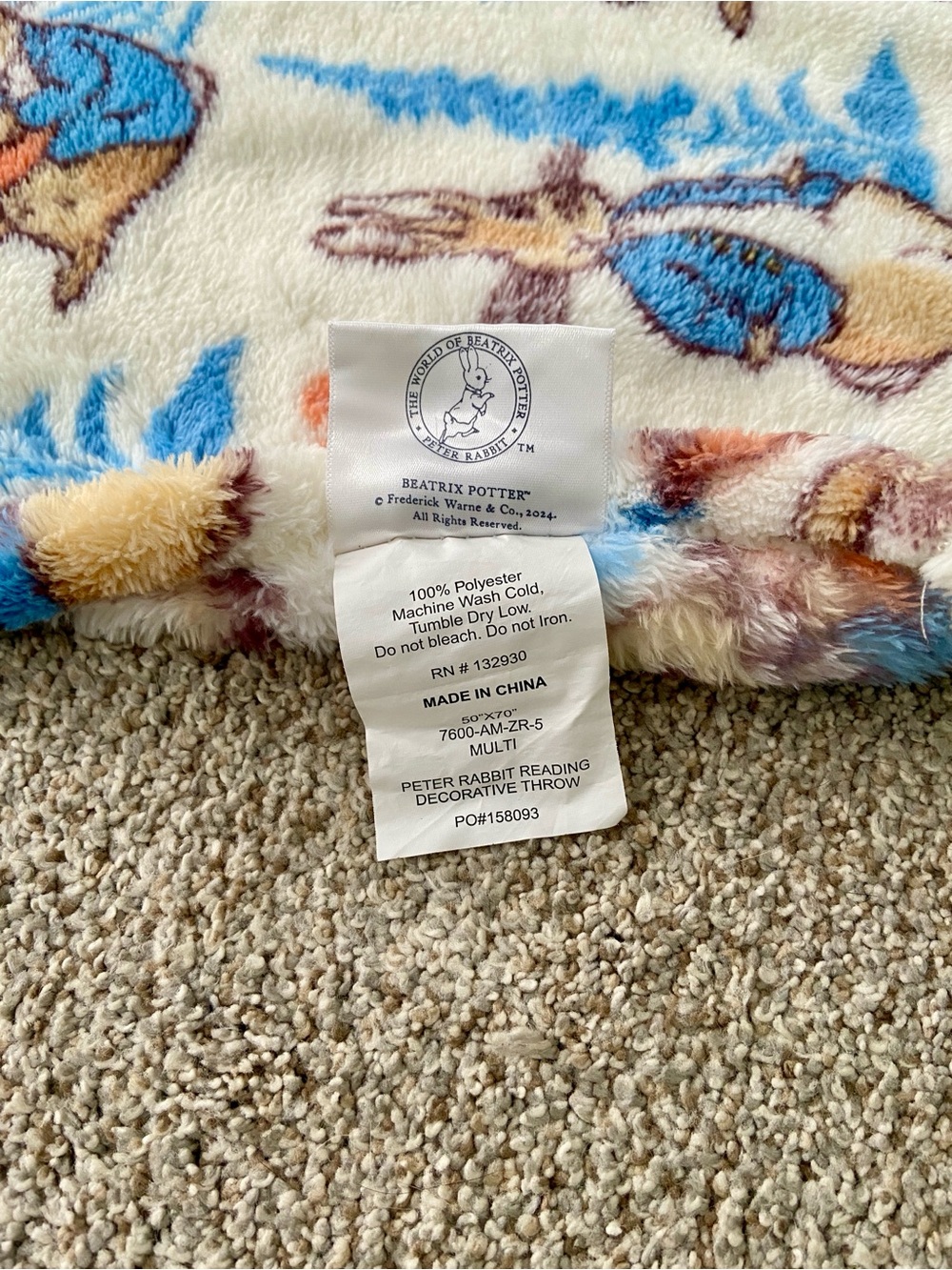 Peter Rabbit Reading Decorative Throw Beatrix Potter Easter Spring Throw - Picture 10 of 11